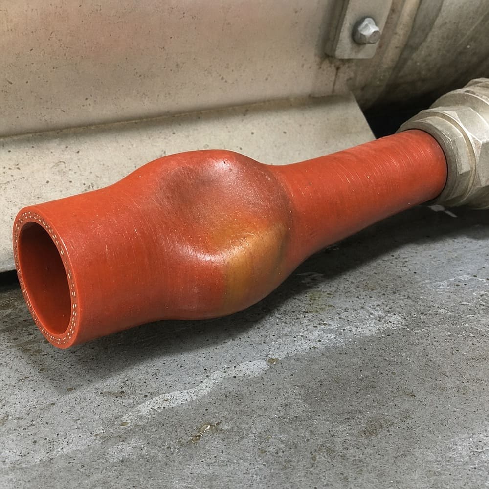 Silicone hose swelling and failure caused by oil, fuel or solvent exposure