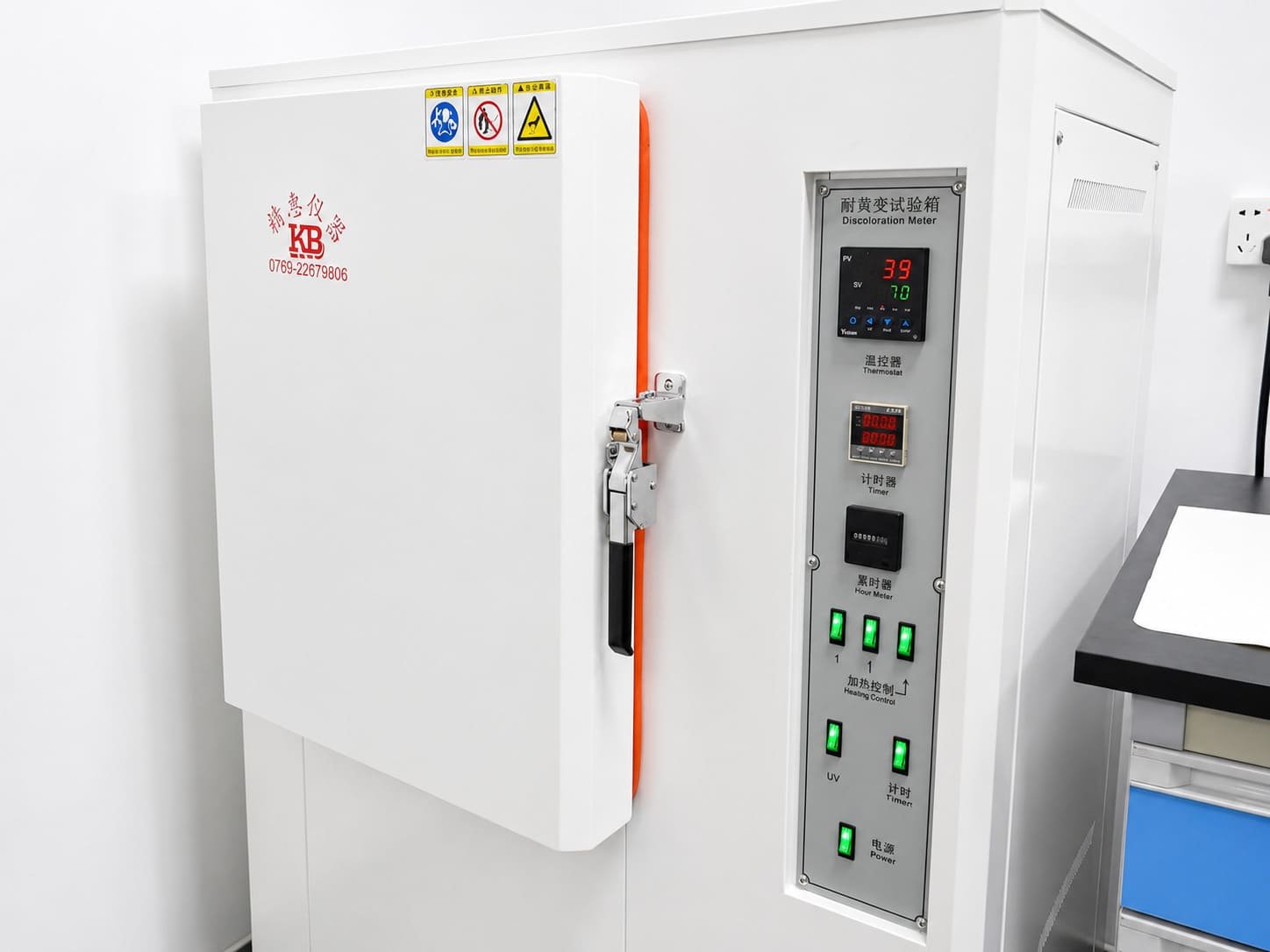 Heat aging testing for high-temperature silicone parts